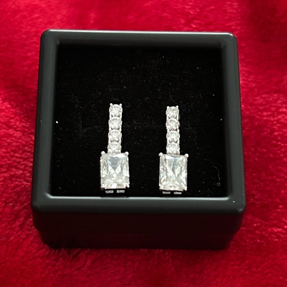 Moissanite Jewelry - Luxury Moissanite‎ Diamond Emerald  Drop Earrings